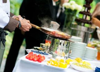 Werken met een traiteur: zo handig kan het zijn traiteur bruiloft